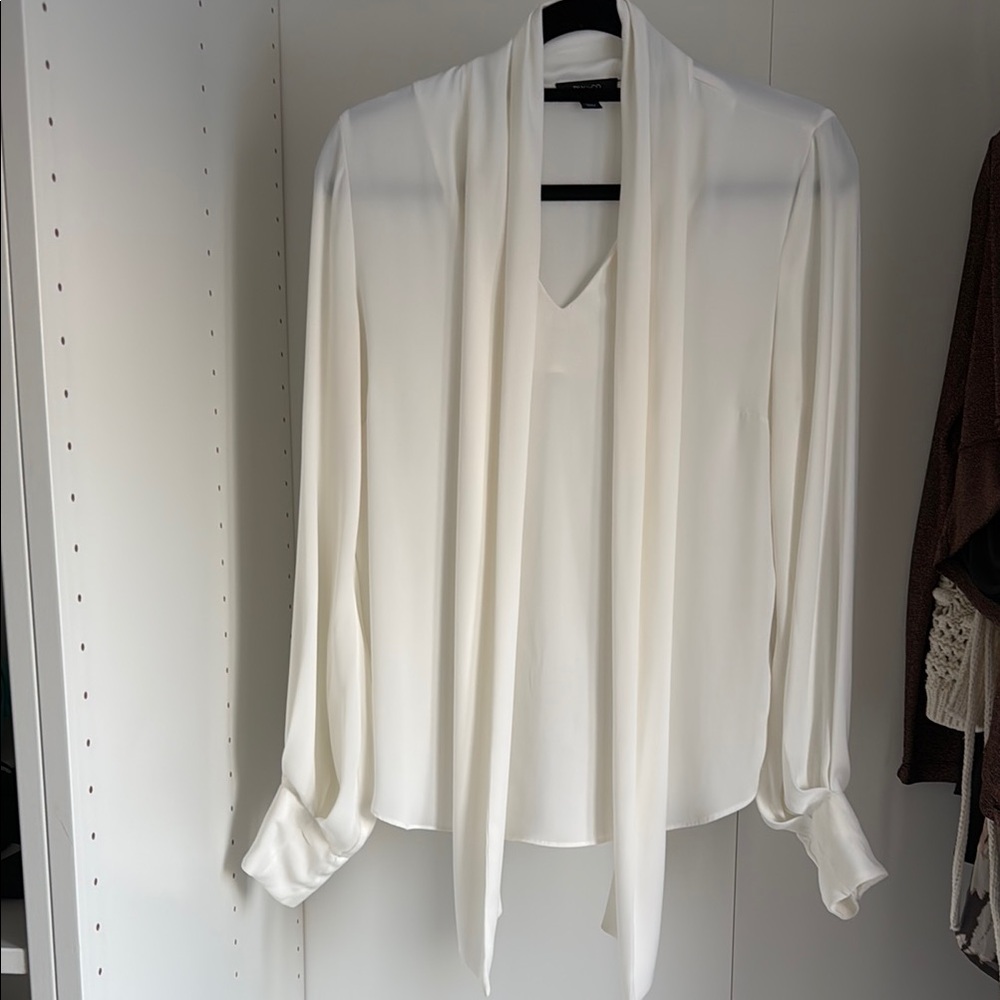 RW&CO. White Puff Sleeve Tie Front Blouse